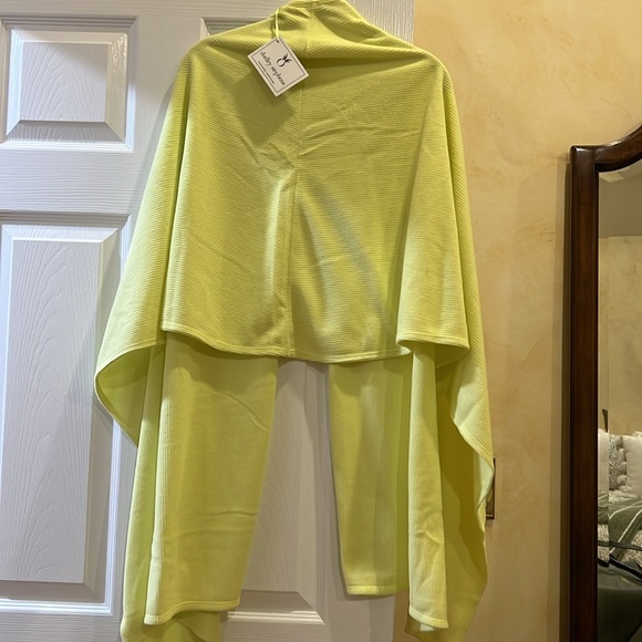 Dudley Stephen’s fleece scarf wrap - Picture 6 of 6